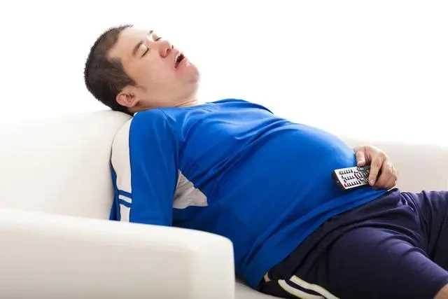 體內有癌，腹部先知！肚子有四個表現，多半是癌細胞露出「馬腳」