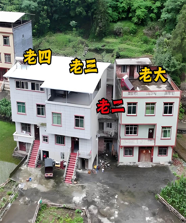 父母給四兄弟蓋房,老二的「最小」始終不服氣,直到父親翻出「一張舊圖紙」後有人都沉默了