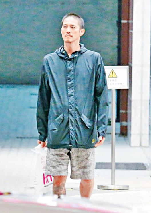 賭王女婿三度病重緊急出國做手術,何超儀停工陪伴,已花掉數千萬
