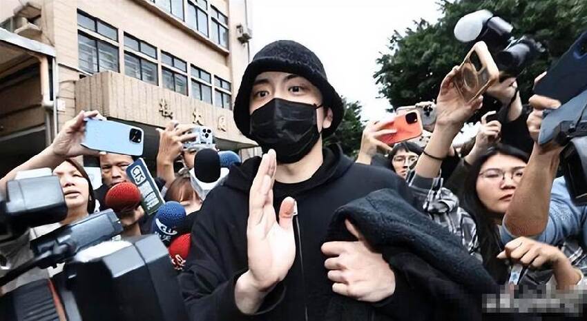 林志穎「暫停巔峰」去當兵，獲得「總統獎」嘉許，他們砸錢買病歷：格局差在哪？