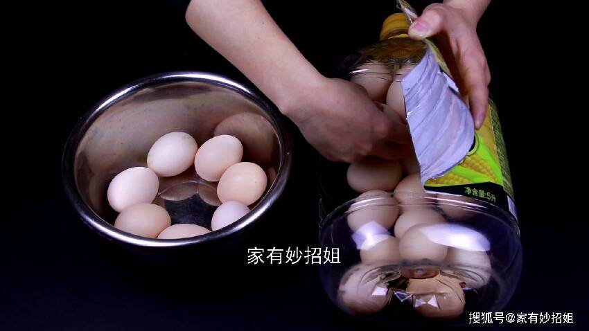 空油桶如何裝雞蛋？姑娘親自演示，做法原來這麼簡單，太實用了