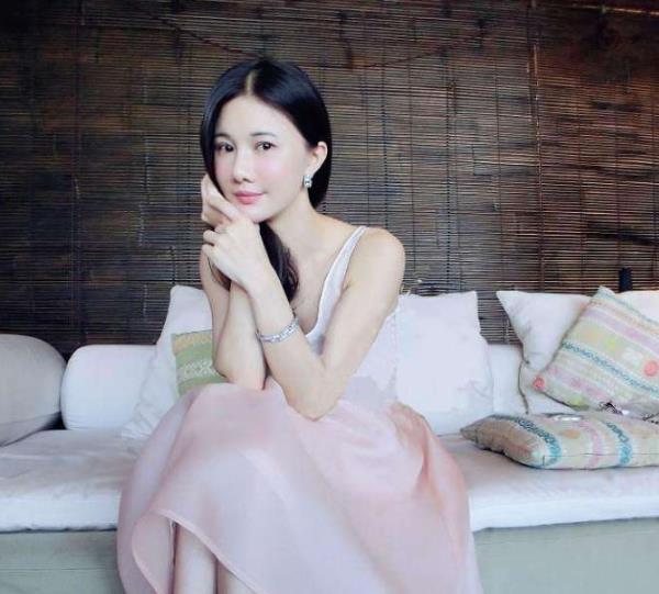 面相學:臉上有「3條線」的女性,是世間罕見的富婆命
